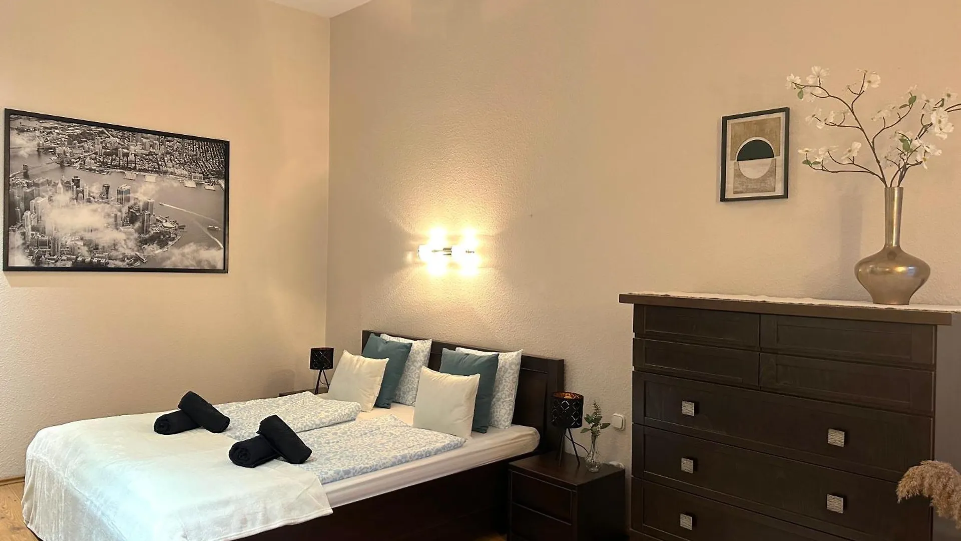 Heart Of The City Cozy Corner With Free Parking & Ac Budapest Apartamento