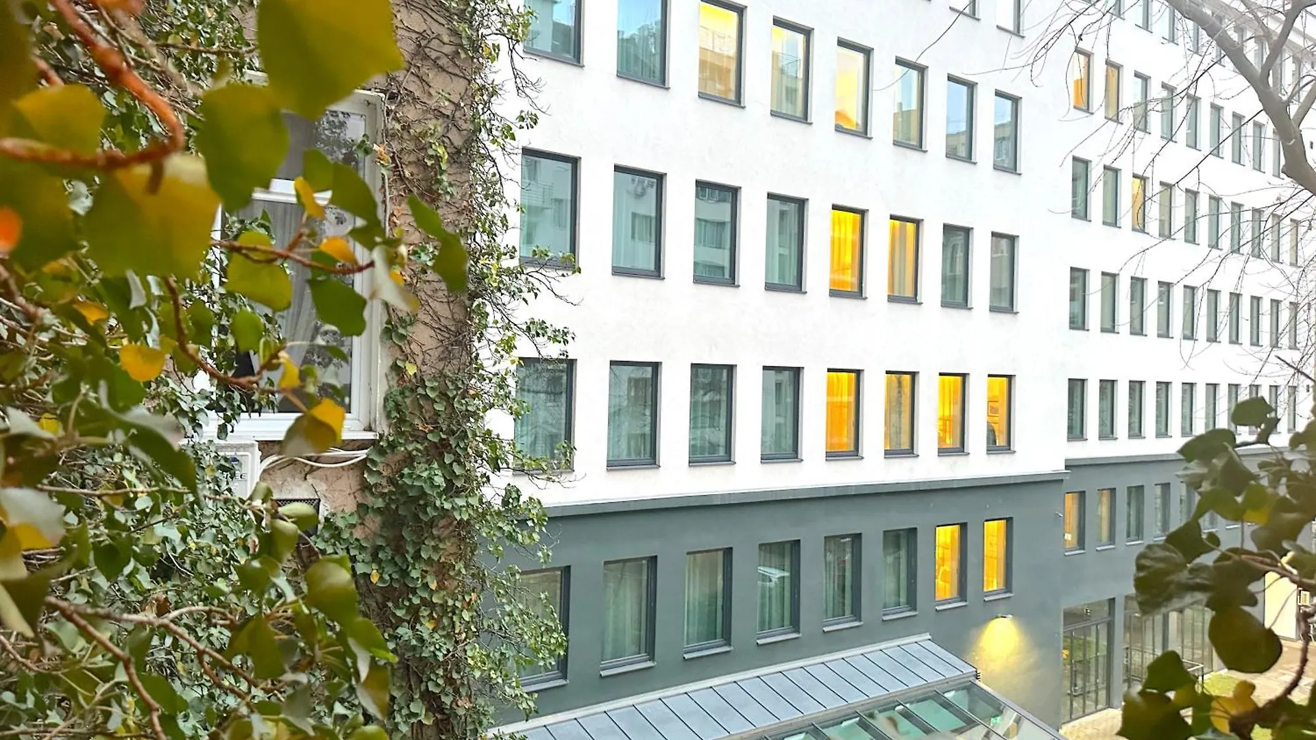 Heart Of The City Cozy Corner With Free Parking & Ac Budapest