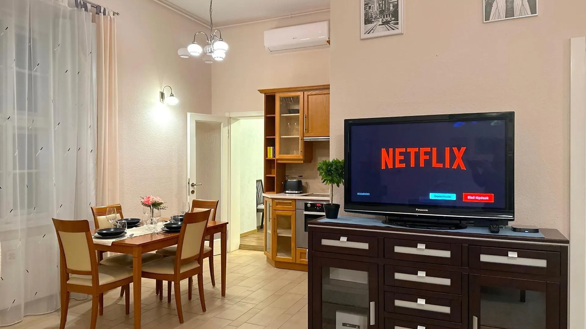 Heart Of The City Cozy Corner With Free Parking & Ac Budapest Apartamento
