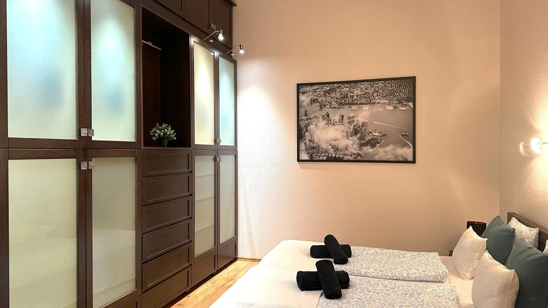 Heart Of The City Cozy Corner With Free Parking & Ac Budapest 0*,